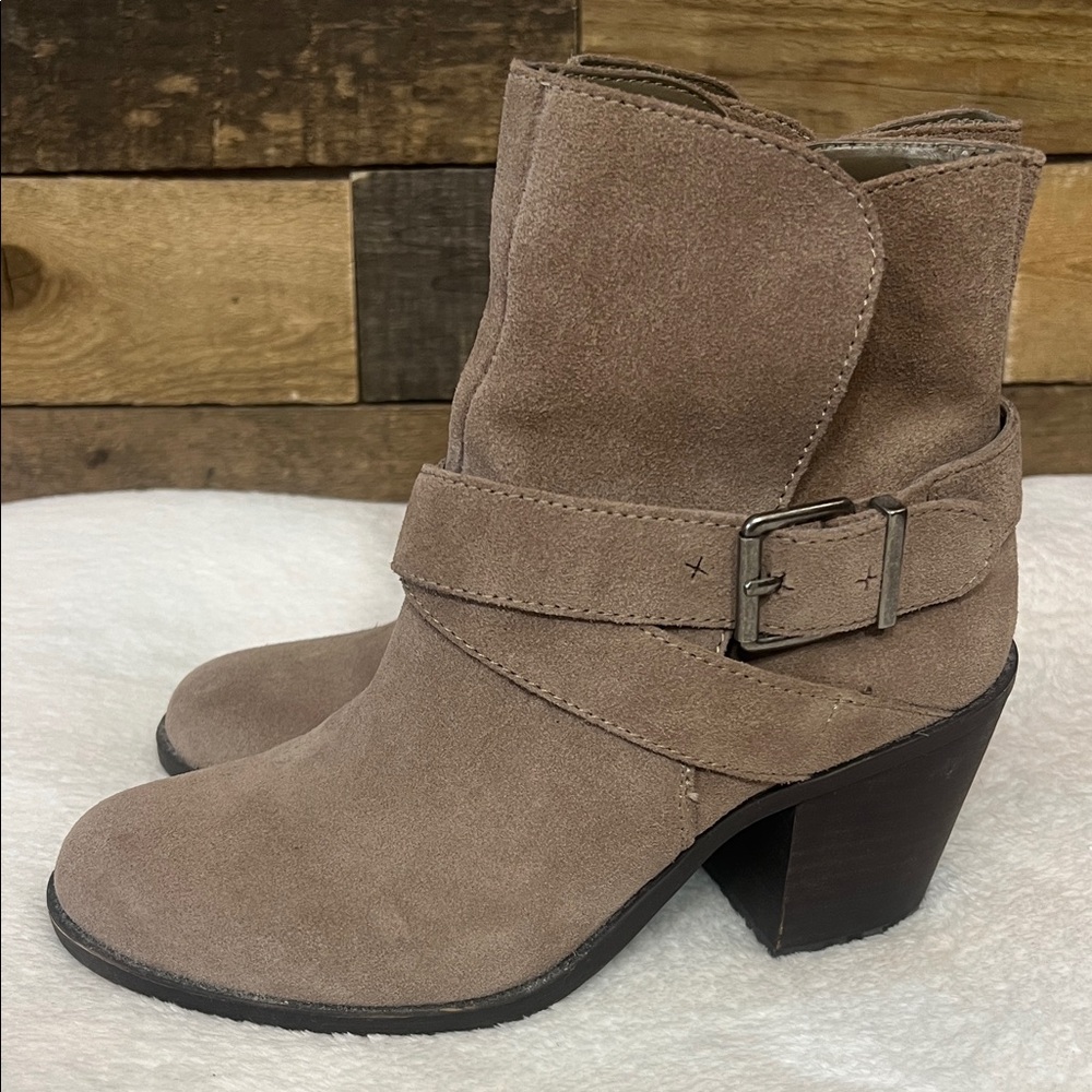 BCBGeneration Tan/taupe Suede Heeled Boots